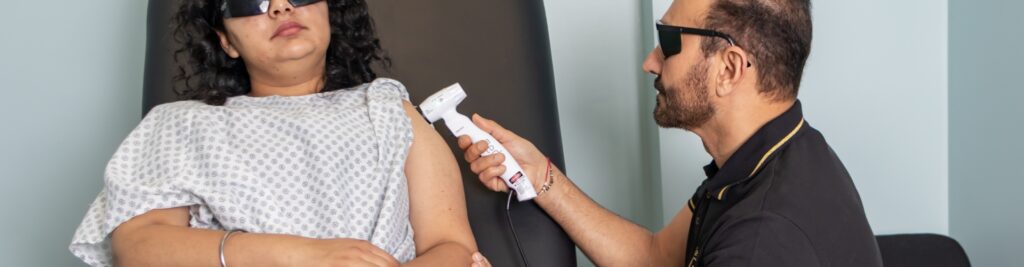 laser-therapy-infrared-Apex-Physiotherapy-and-Health-Clinic-Abbotsford-Surrey-BC-1920x500